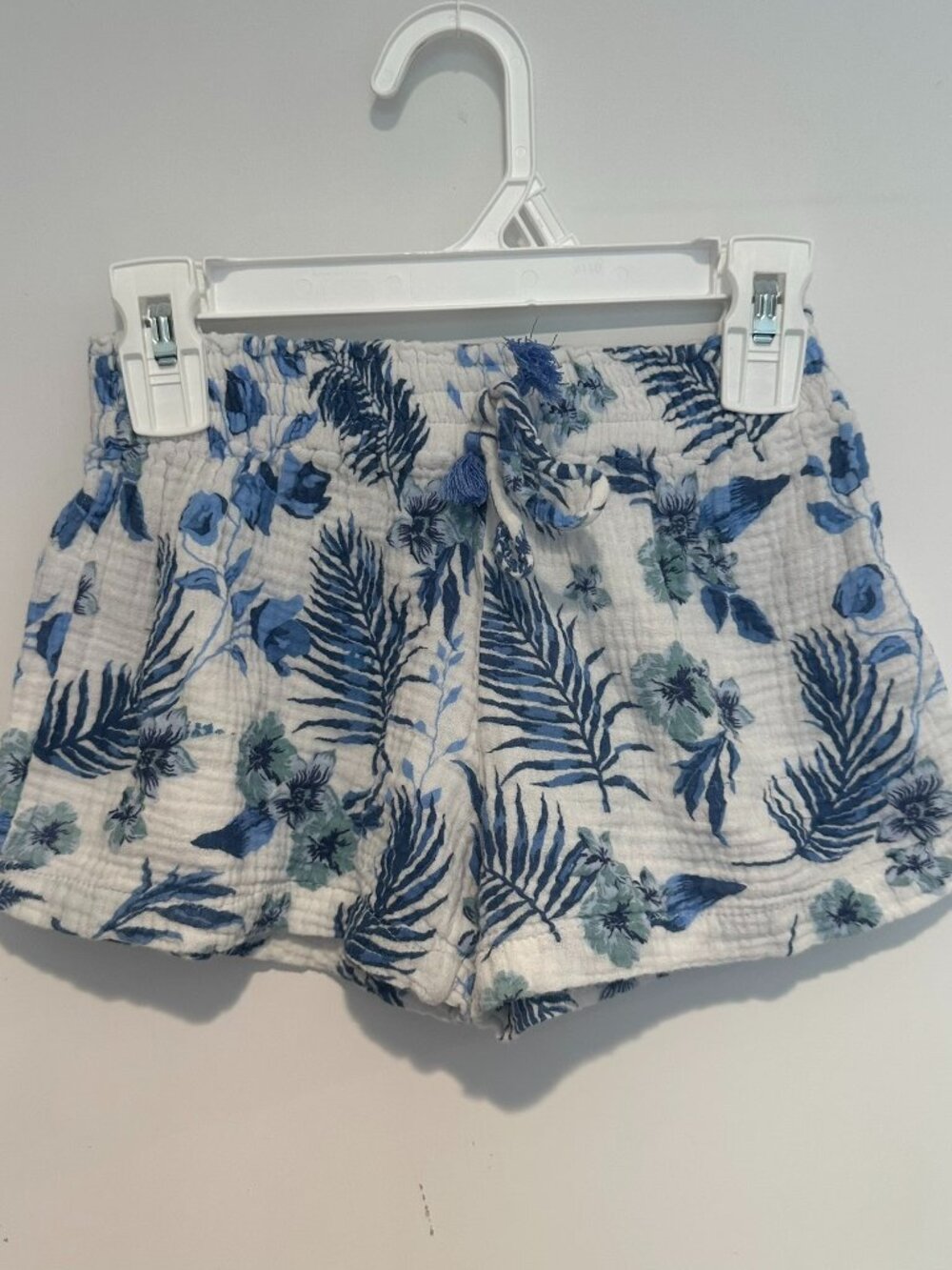 FBZ Flowers by Zoe, Teen girls shorts, Size small blue tropical palm leaf floral